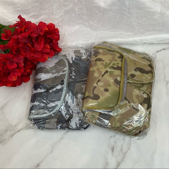 His & Her Camo Toiletry Cosmetic Travel Bag - Picture 13 of 16